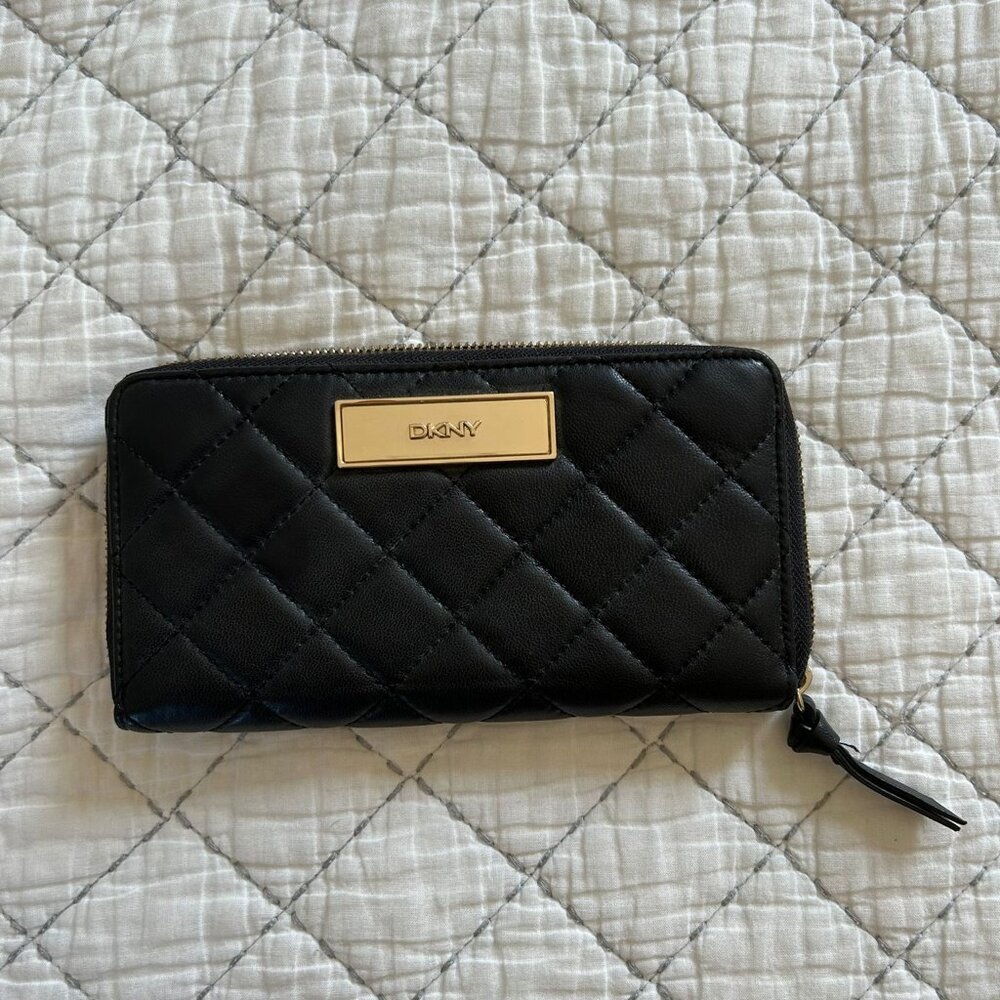 DKNY Wallet